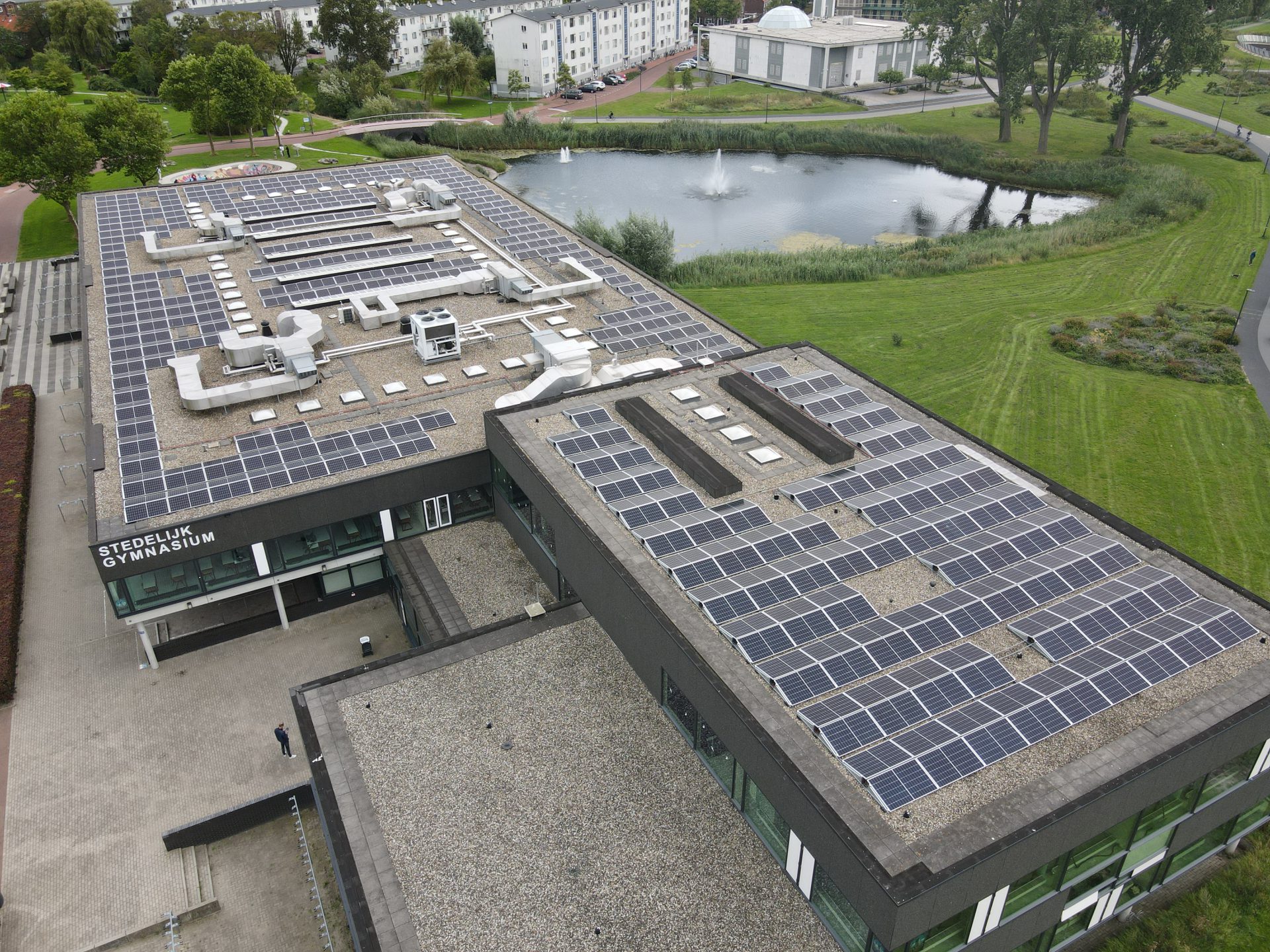 Stedelijk Gymnasium Leiden plaatst ruim 1000 zonnepanelen